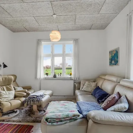 3 Bedroom Amazing In Tranekær